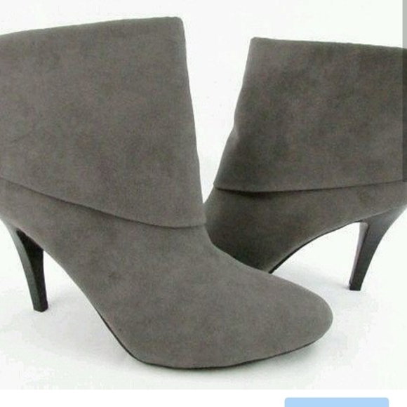NEW MARC FISHER FAUX SUEDE DARK GREY ANKLE BOOTS SIZE 11 - Picture 2 of 3